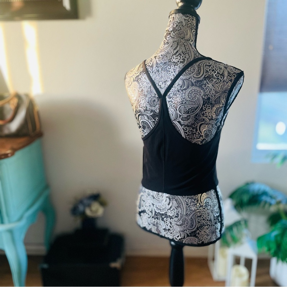 Vuori All The Feels Soft Bliss Blend Tank in Black VW1098 Size L - Picture 5 of 5